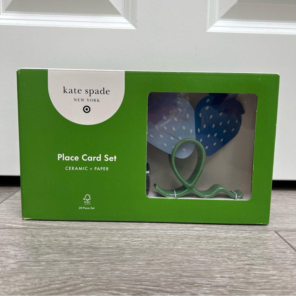 KATE SPADE 4 PLACE CARD SET NIB WITH NAME CARDS